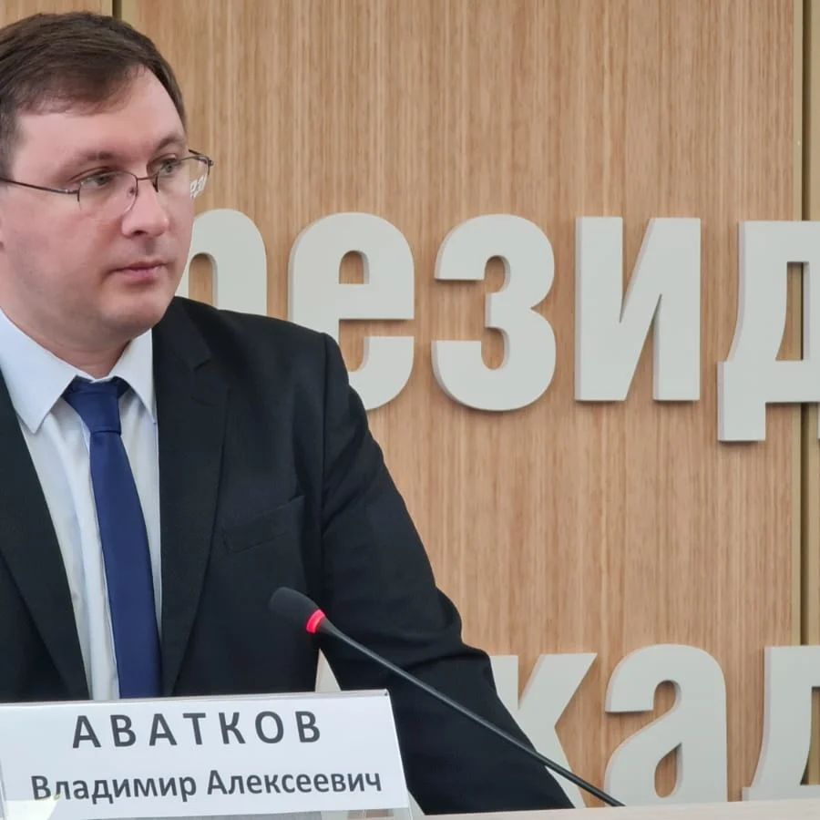Биография и личная жизнь Владимира Аваткова, его взгляды на политику